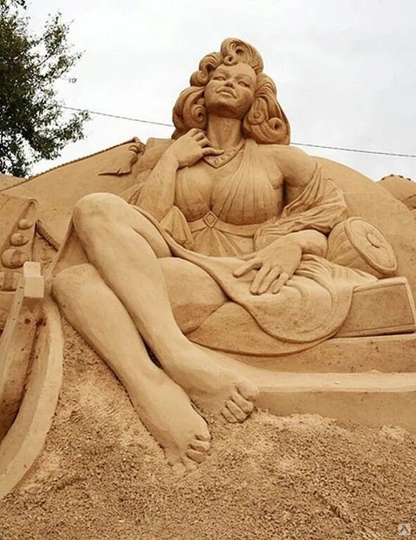 Женщина в песке. Sandy feet. Женские стопы на песке. Скульптуры из песка. Женщина в песке.