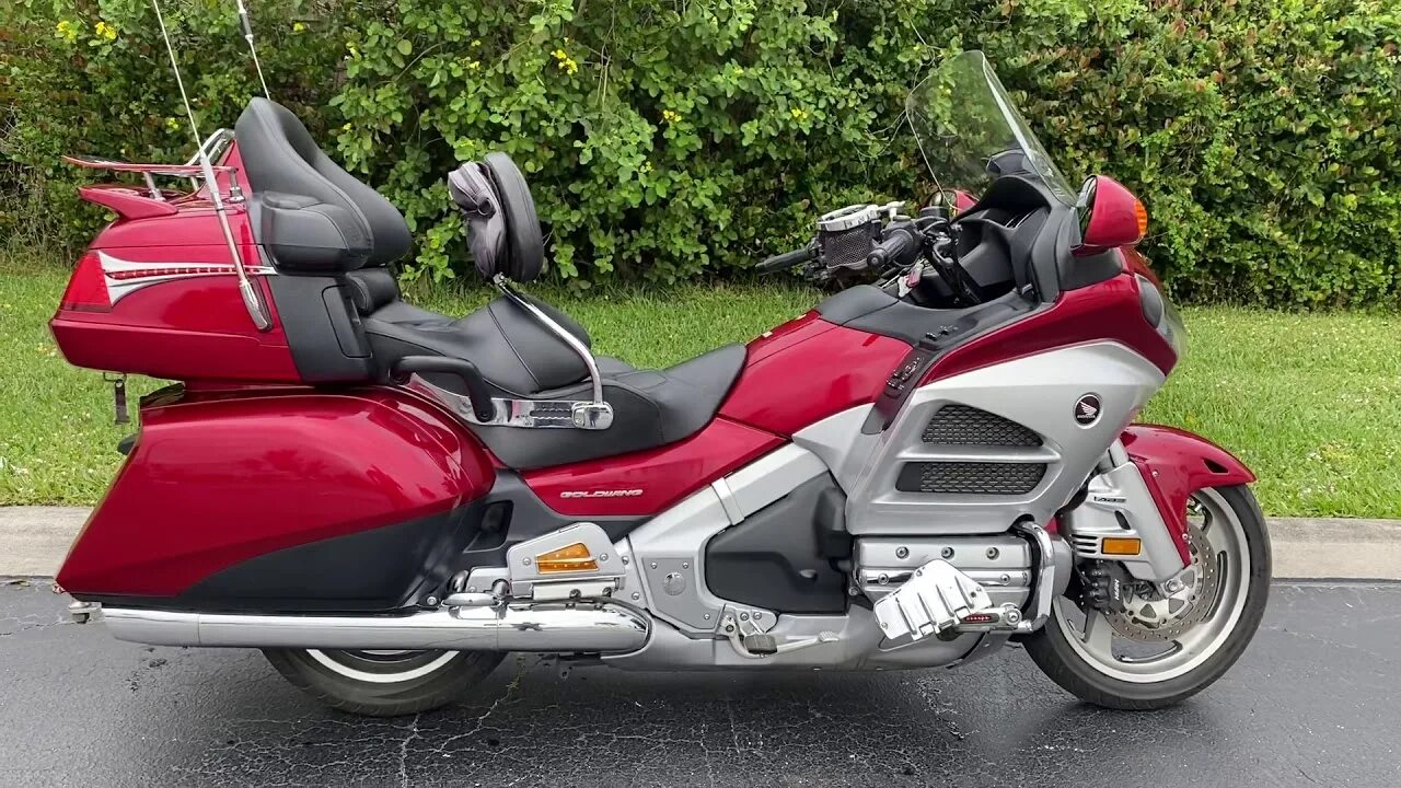 Хонда Голд Винг 1800. Мотоцикл Хонда Голд Винг 1800. Honda Gold Wing (gl1800 airbag + Navi). Honda Gold Wing 2012.