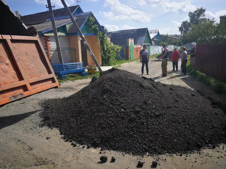 Куб асфальтной крошки в тоннах. 2 Куба асфальтной крошки. Асфальтная крошка 3 Куба. 4 Куба асфальтной крошки. Асфальтовая крошка ЗИЛ.