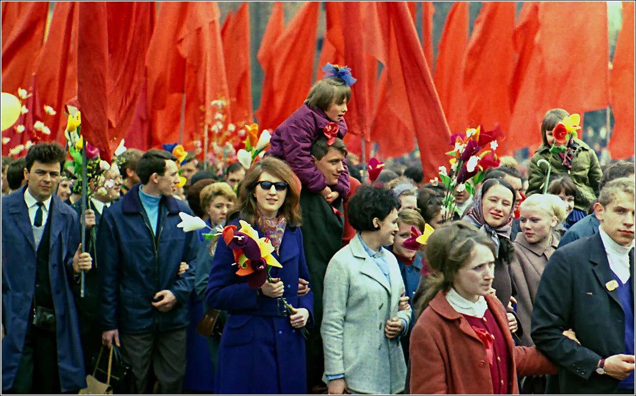 Фото 1 мая ссср. Первомай в Москве 1955г. Первомайская демонстрация. Первое мая СССР. 1 Мая 1970.