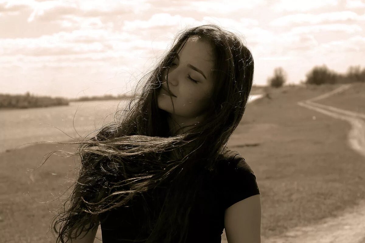 последнее лето speed up. нежность фото. теплый ветер гладит лицо ремикс. теплый ветер в лицо. нежность души.