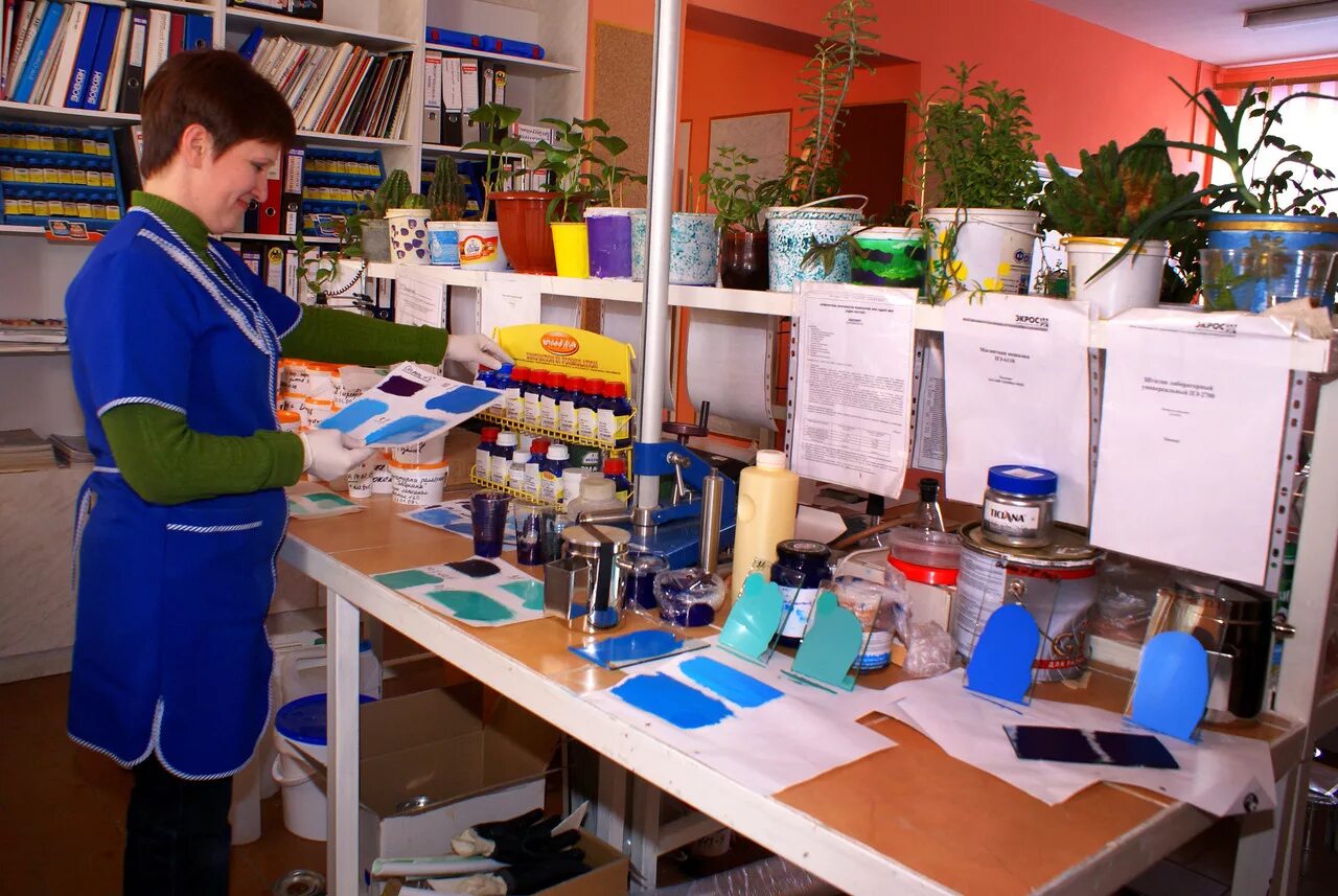 контроль лакокрасочных материалов. контроль качества краски прибор. энциклопедия лакокрасочных материалов. лакокрасочная промышленность. лабораторные испытания.