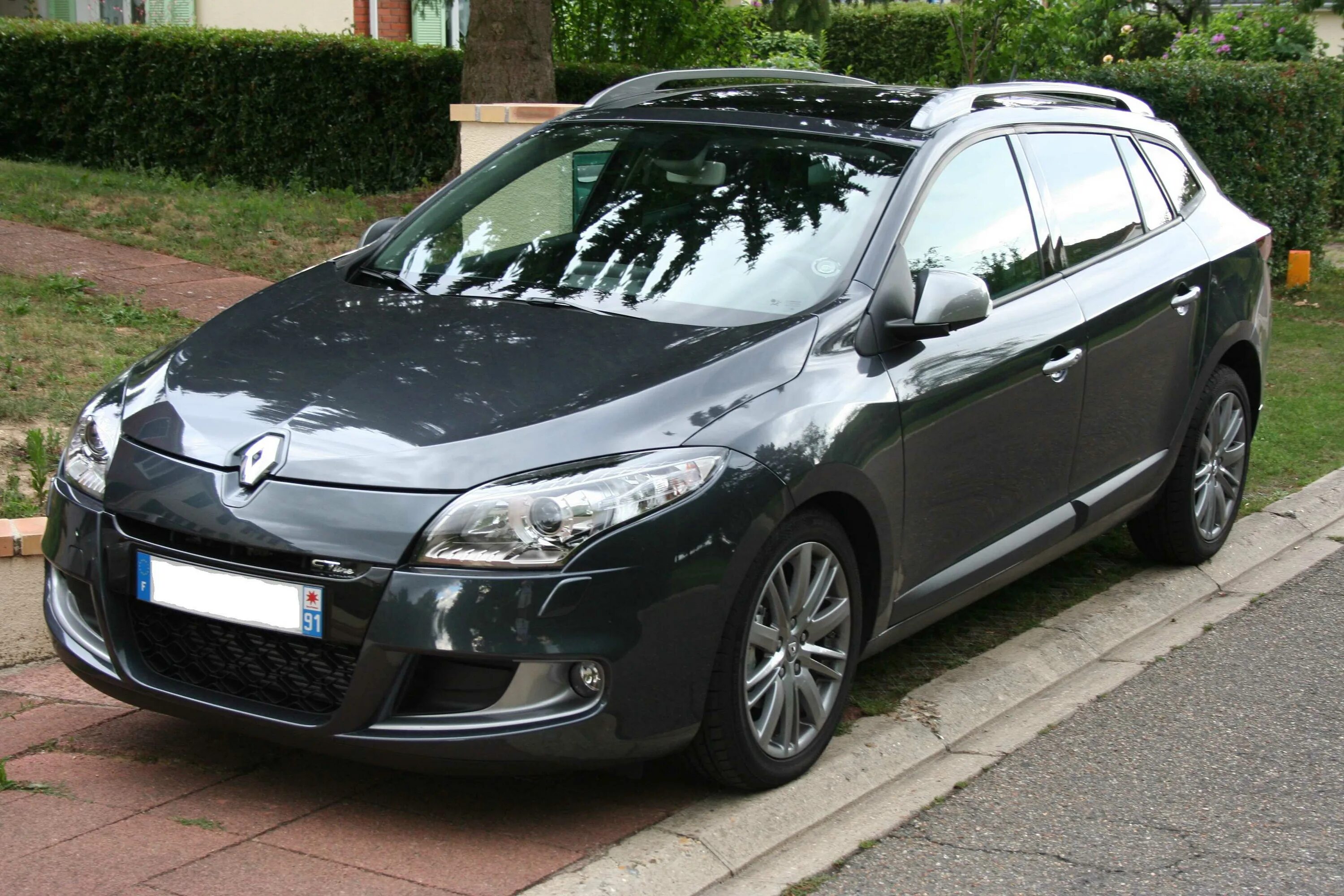 Renault Megane 3 универсал. Рено Меган 3 универсал 2011. Рено Лагуна 3 универсал 2011. Renault Megane универсал 2011. Рено меган универсал купить бу