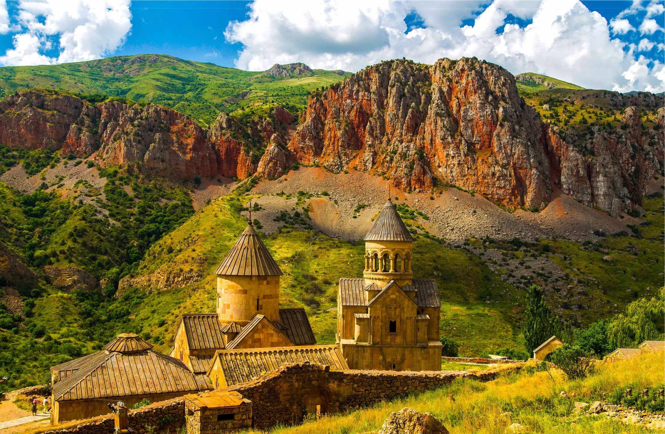 S armenia. Монастырь Нораванк Армения. Монастырский комплекс Нораванк. Монастырь Нораванк . Хор Вирап. Ереван. Монастырь Татев Армения.