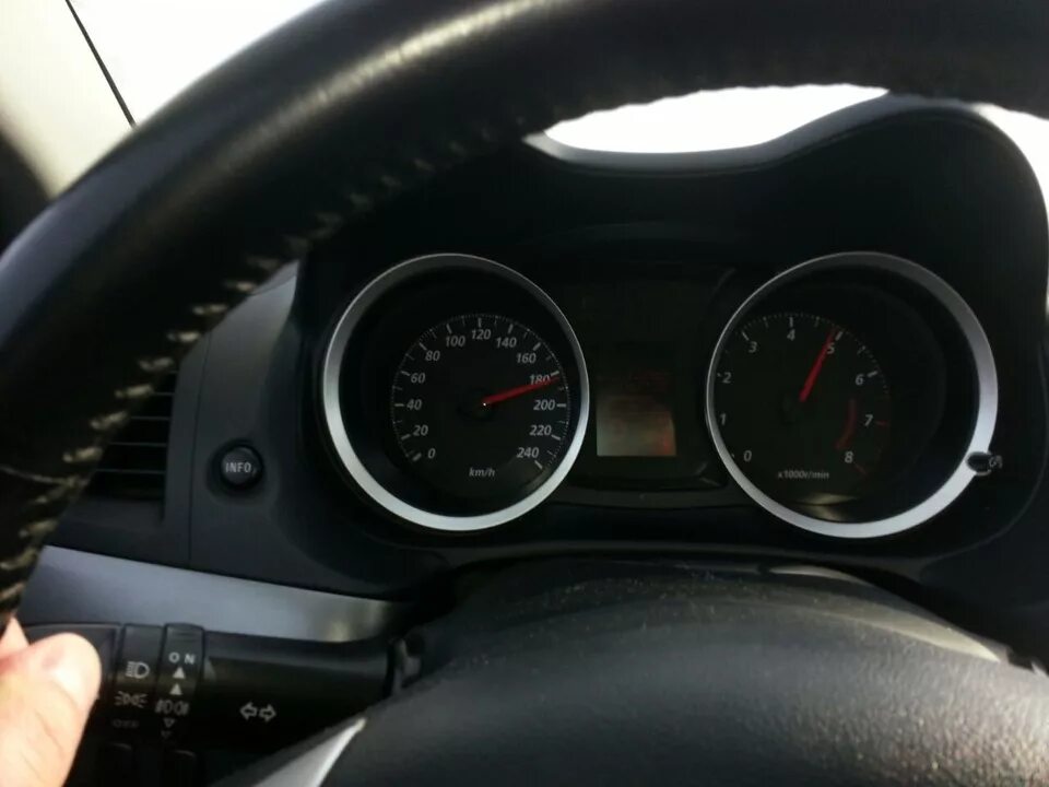 Спидометр лансера. Mitsubishi outlander xl 2008 200 км ч. лансер 10 спидометр 200. mitsubishi lancer 10 240 км ч.