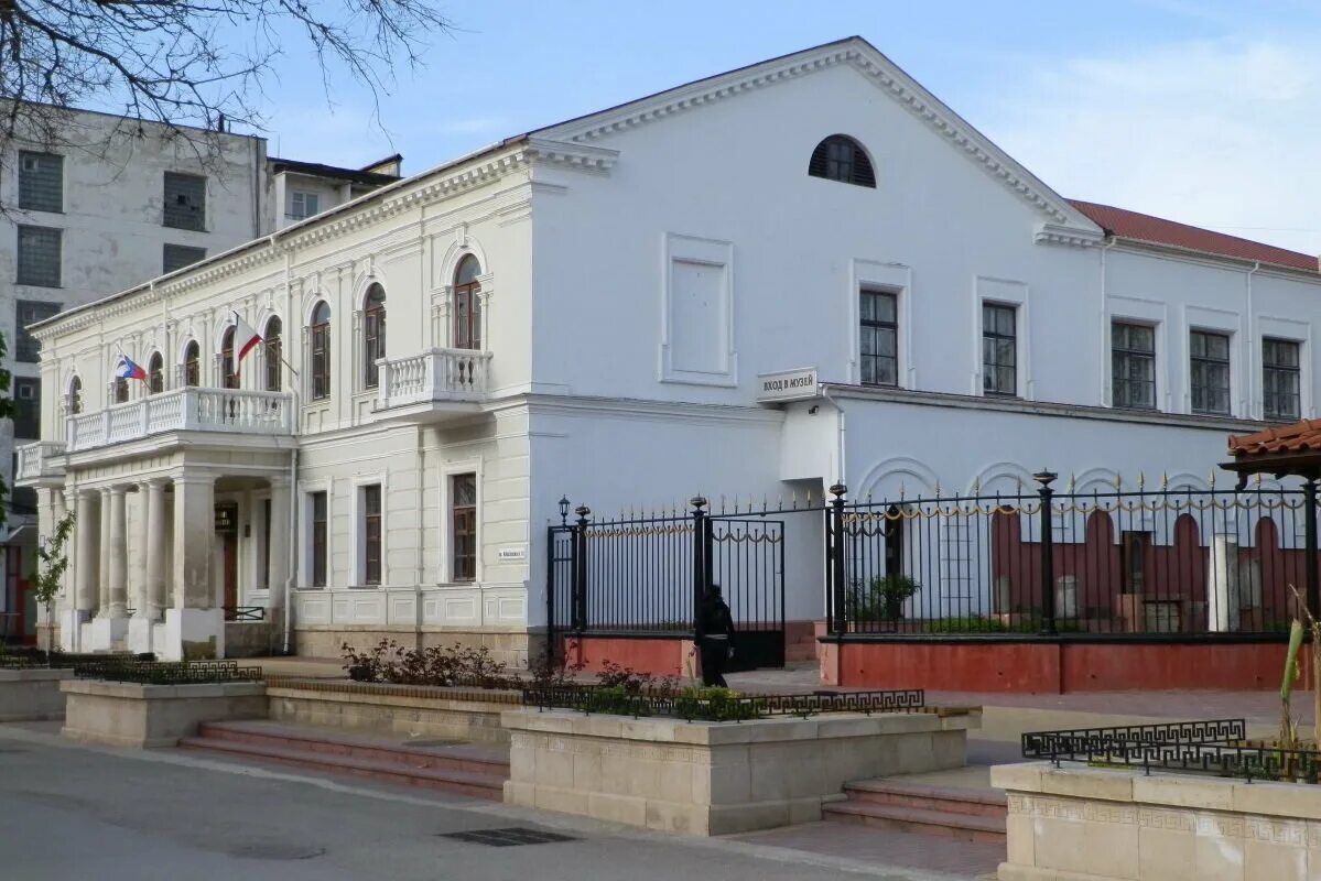 феодосия феодосийский музей древности. краеведческий музей феодосия. краеведческий музей феодосия. археологический музей феодосия. музей древностиеодоси.