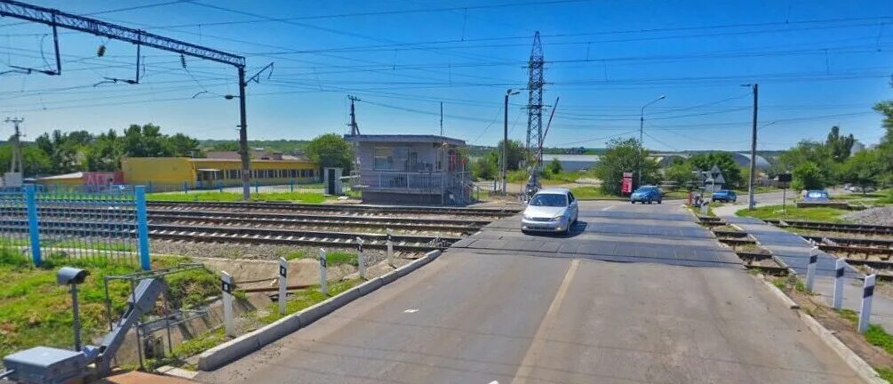 Жд станция качалино. Ростовская область переезд. Жд вокзал батайск. Ростовская область переезд. Железнодорожный переезд.