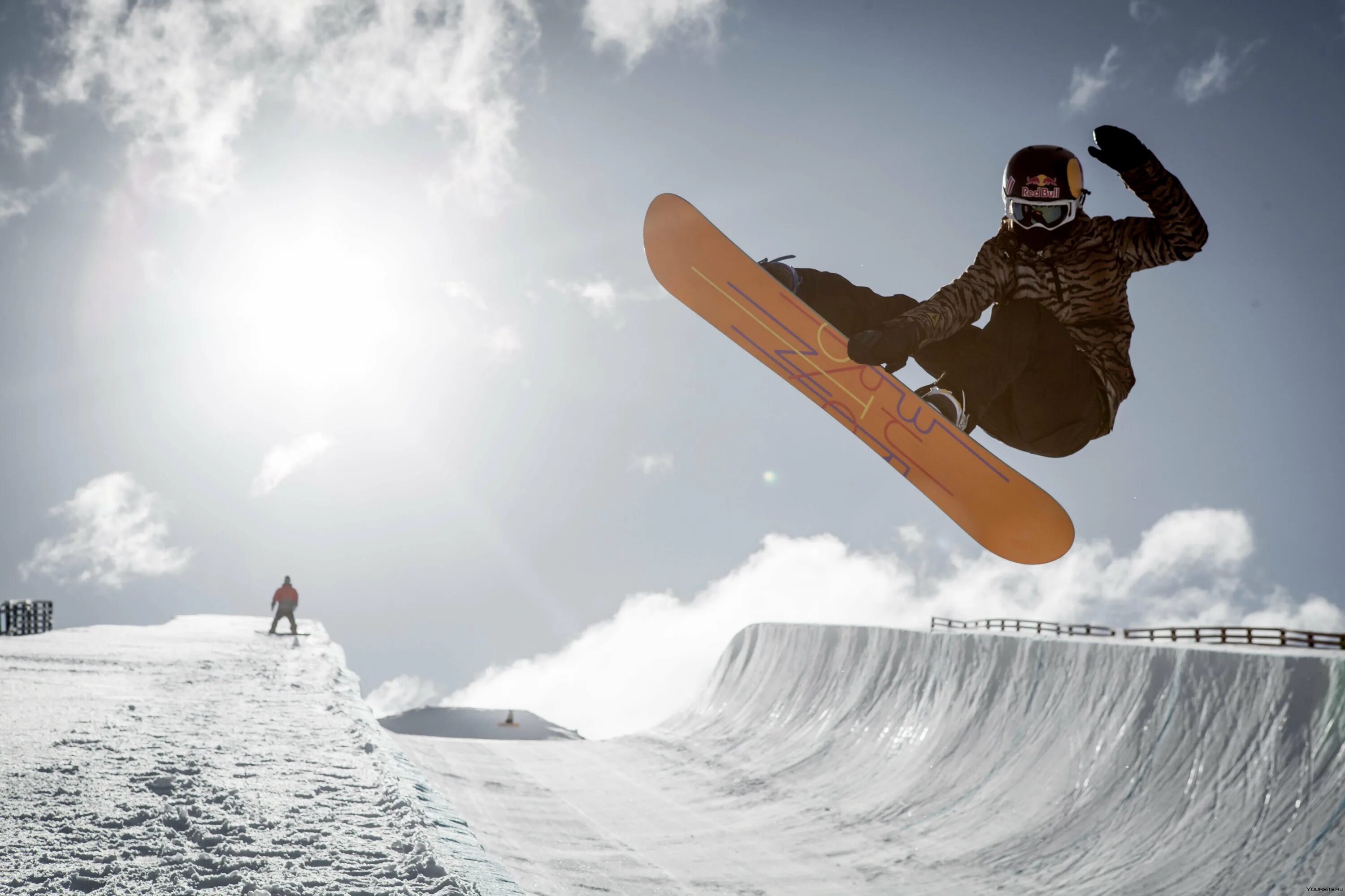 Snowboarding sport. Шерман Поппен сноуборд. Первый сноуборд Шерман Поппен. Сноуборд ред Булл. Зимний скейтборд.