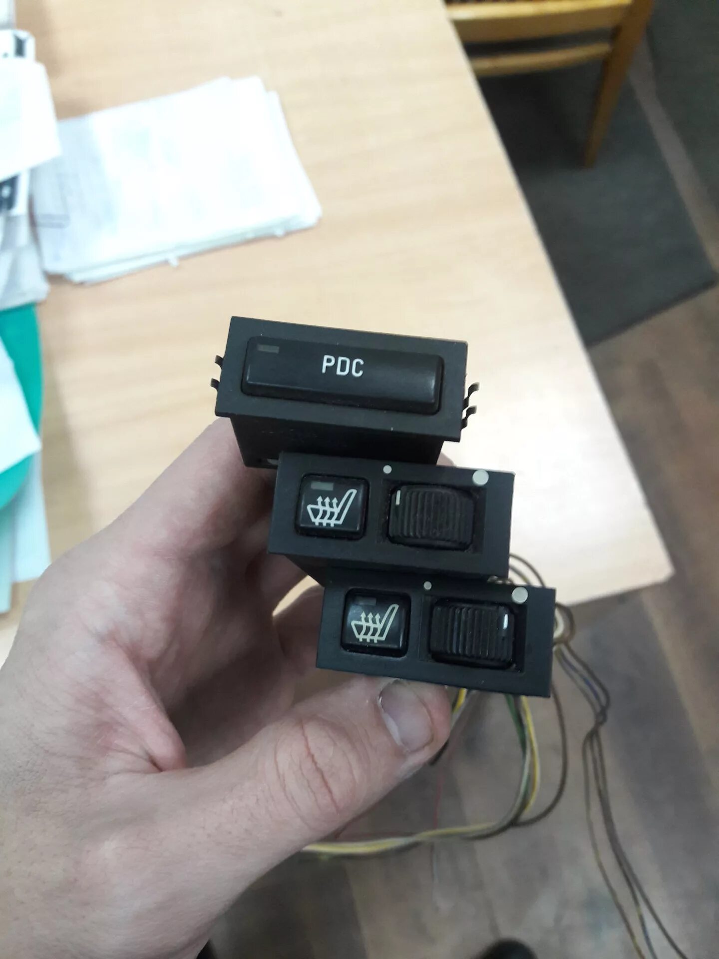 Подогрев сидений е39. Кнопка pdc бмв е39. кнопка pdc e38. asc e34 кнопка. блок pdc bmw бмв е 38.