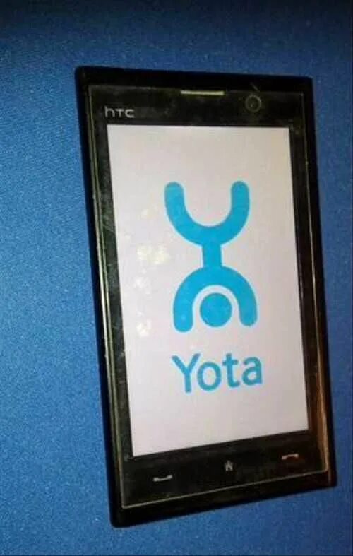 Yota телефон службы. Yota телефон. Yota смартфон. Телефон йота 2. Смартфон йота 3.