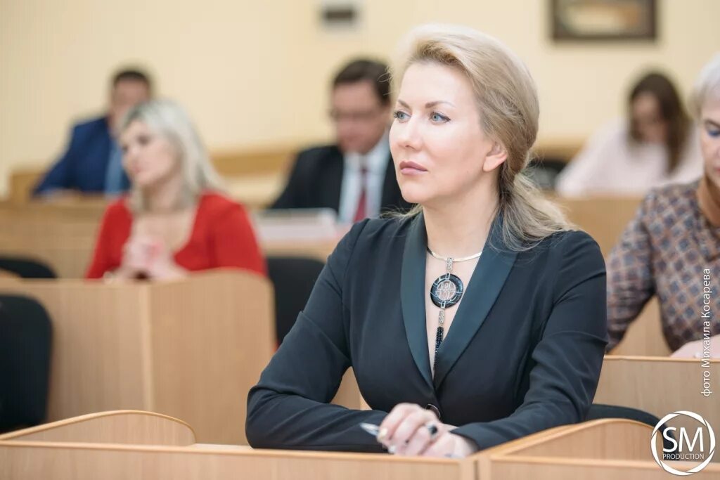 Брянск лингвист брюнетка. Сказарева оксана анатольевна. В н анатольевна. Орлова юлия анатольевна. В н анатольевна.