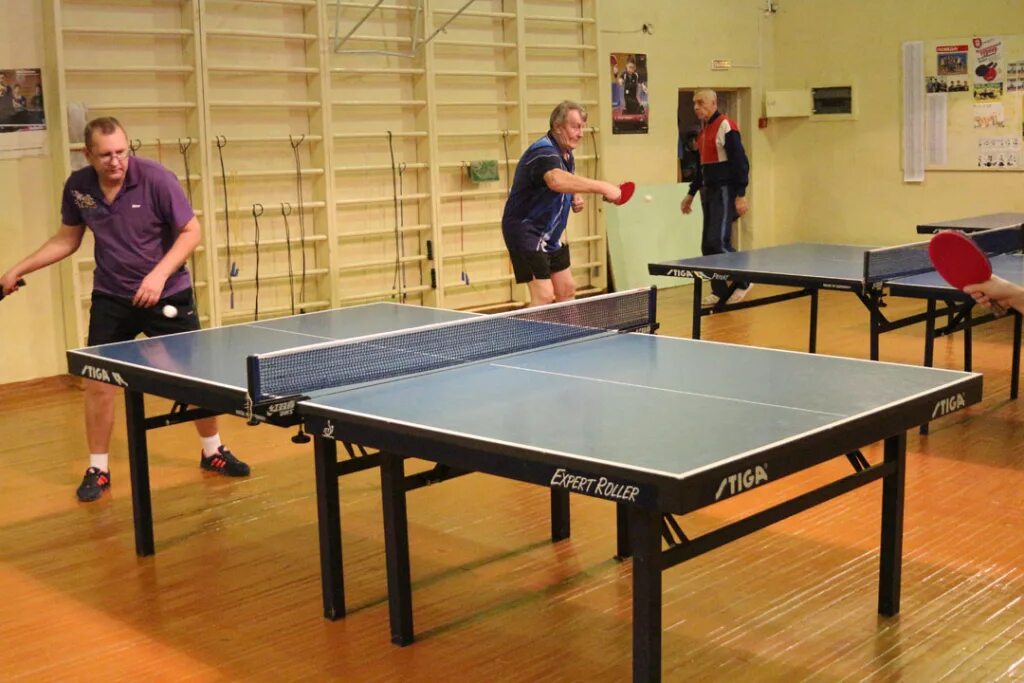 соревнования ветеранов спорта теннис. ветераны настольного тенниса. теннис на сахалине. ветераны настольного тенниса. федерация ветеранов настольного тенниса.