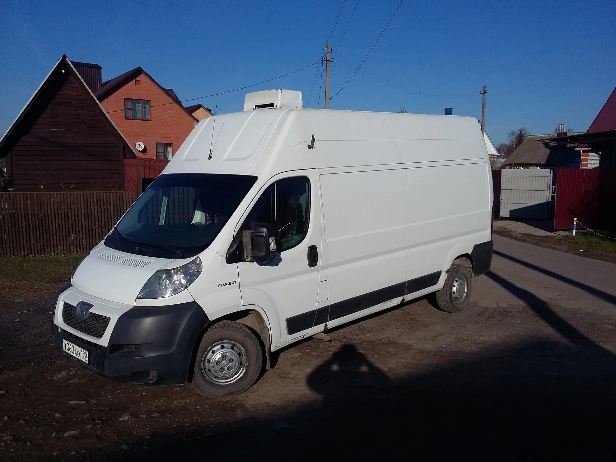 Пежо боксер 2008. Peugeot Boxer 2019 2.2HDI Maxi 290. Грузоподъемность Peugeot Boxer 2.2. Peugeot Boxer c бортовой платформой III 2.2 HDI 120. Купить пежо боксер 2