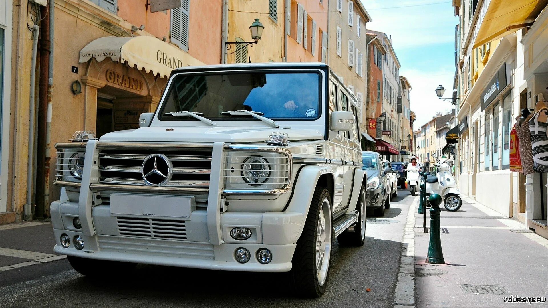 Тачка гелик. Mercedes Benz g55 белый. Mercedes g55 AMG. Mercedes Benz Gelik. G55 AMG Brabus.