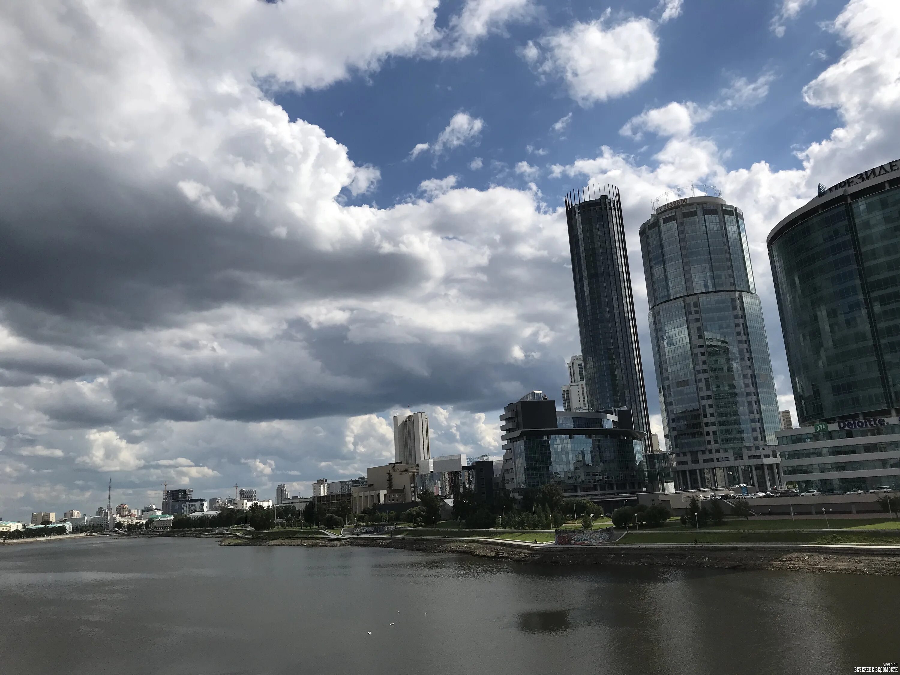 Климат ЕКБ. Екатеринбург дождь. Екатеринбург фото. Пейзаж Екатеринбурга. В екатеринбурге потеплеет