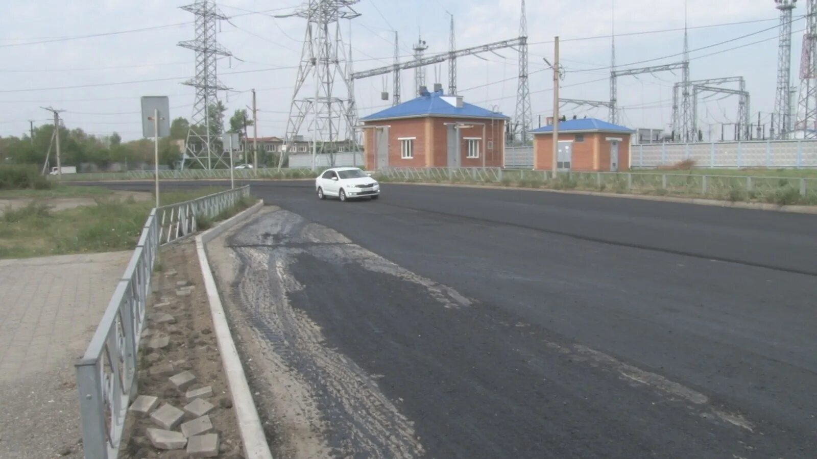 Какая линза встречается по дороге из саяногорска. Саяногорск дороги. Дороги Хакасии. Дорога на Саяногорск. Хакасия дорога.