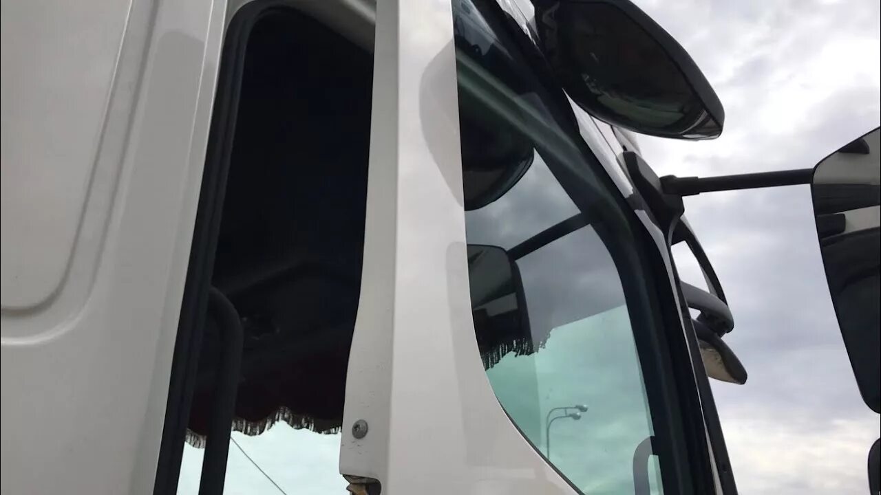 ZL0350029H Элемент зеркальный КАМАЗ-5490 MERCEDES Axor (10-) с подогревом TANGDE
