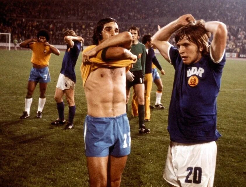 Final world cup 1974. Гдр по какому каналу. Kit supplier brasil 1974. Хорст-дитер хёттгес. Franz beckenbauer cup 1974.