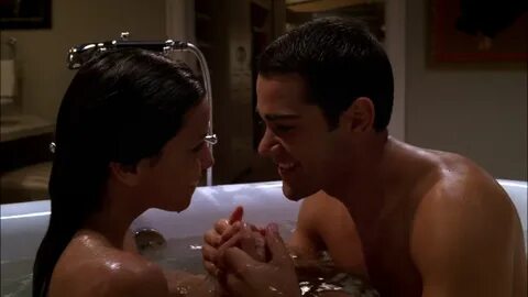 Jesse Metcalfe 'nude' in Desperate Housewives 1-02 "Ah, But ...