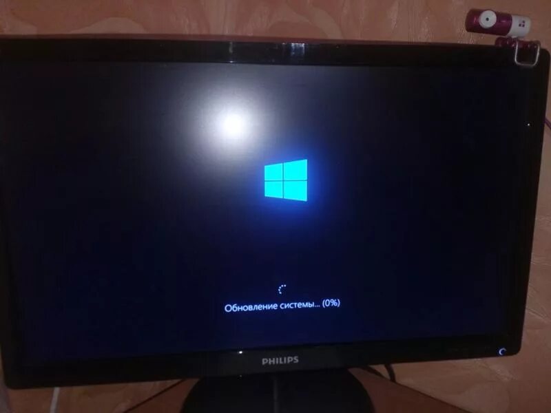 Windows 10 зависает при загрузке. Windows 10 зависает при загрузке на логотипе. Комп зависает на загрузке виндовс. Компьютер виснет на заставке виндовс. Зависает на 10 минутах