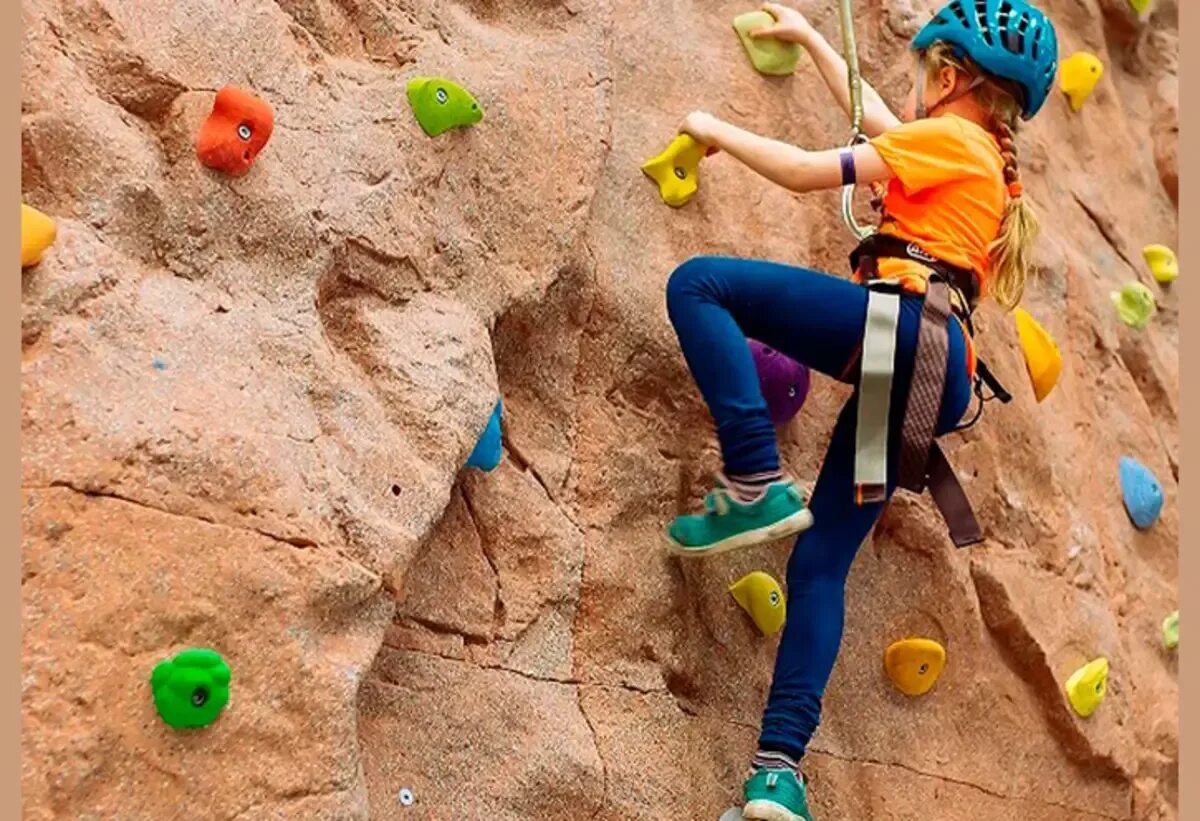 Rock climber rock climber org ru. Скалолазание для детей. Скалодром для детей. Скалодром для дошкольников. Скалолазание спорт для детей.