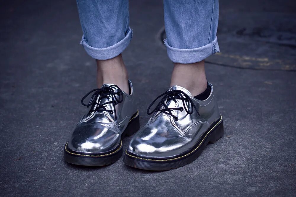 Модные ботинки. Серебристые ботинки. Модные полуботинки. Серебряные ботинки женские.
