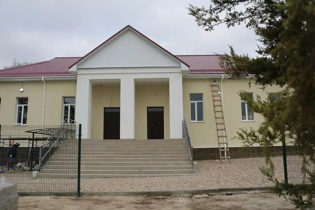 Село завет ленинский. Дом культуры в крыму. Феодосия приморский дк бриз. Дома культуры в крыму. Дома культуры в крыму.