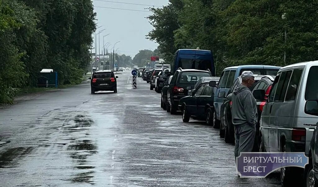 Каменный лог очередь легковых автомобилей. Брест очередь на границе въезд в РБ.