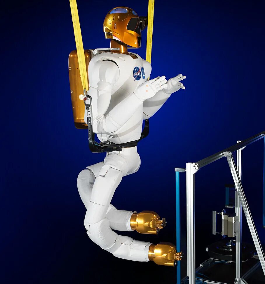 Первый космический робот. Робот НАСА. Robonaut 2 на МКС. НАСА Робонавт-2.. Роботы в космосе.