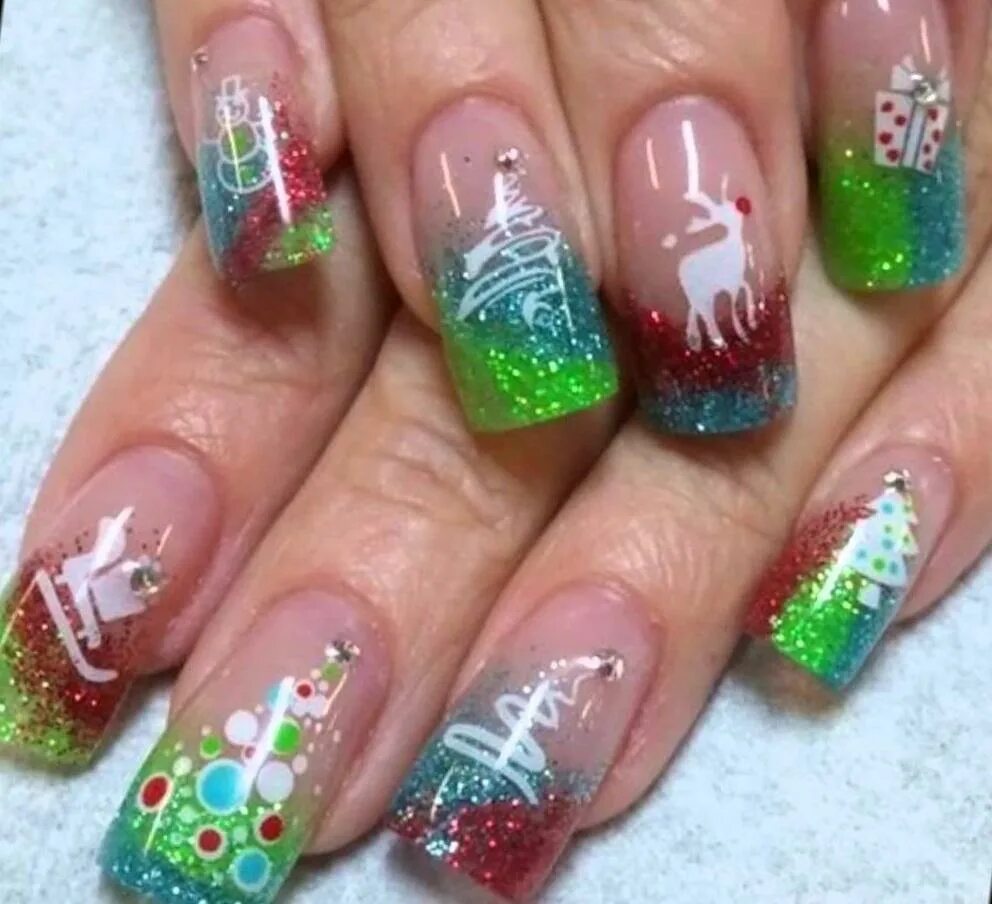 Новогодние ногти. Френч новогодние цвета. Ногти на новый год френч. Маникюр бирюзовый френч. Френч новогодние цвета.