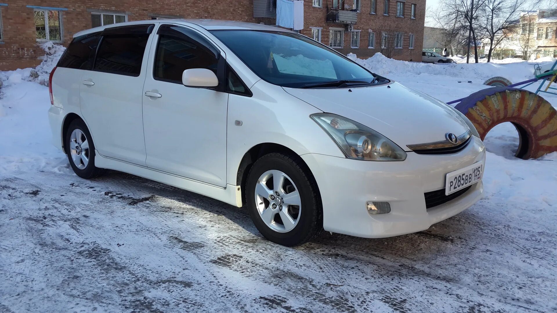 Куплю бу тойота перми. Тойота Виш 2010 белая. Тойота Виш 2006. Toyota Wish 2006. Toyota Wish 2010.