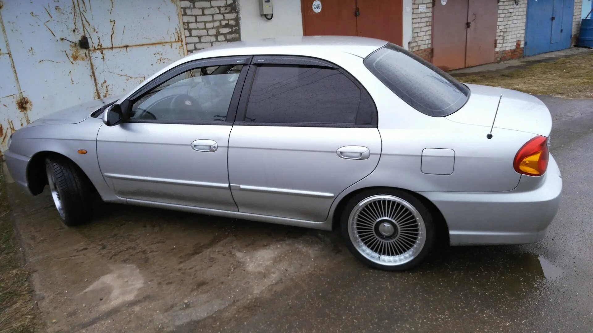 Купить диски на киа спектра. Kia Spectra r17. Kia Spectra диски r15. Kia Spectra r15. Киа спектра r17.