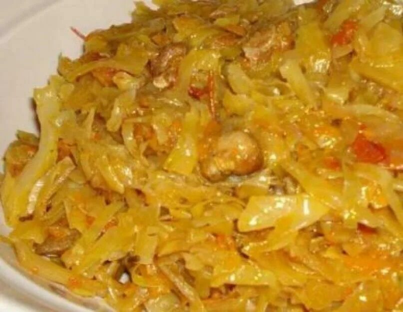 Калории с капустой тушеной с курицей. Солянка с курицей и капустой. Тушеная капуста калории. Тушеная капуста с курицей. Солянка из капусты с мясом и картошкой.