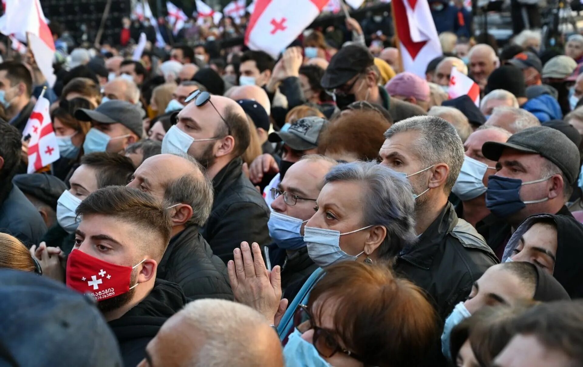 Ситуация в тбилиси сегодня. Митинги в Тбилиси 2023. Грузия протесты 2004. Протесты в Грузии 2023. Парламент Грузии митинги.