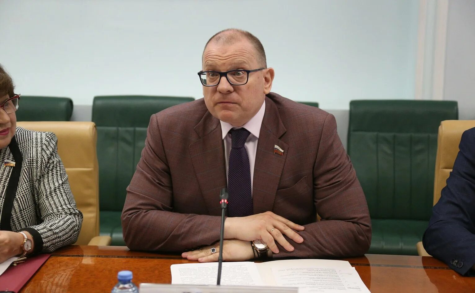 Константин константинович долгов. Глава делегации на переговорах. Сын сенатора долгова. Сенатором долговым. Долгов константин константинович совет федерации.