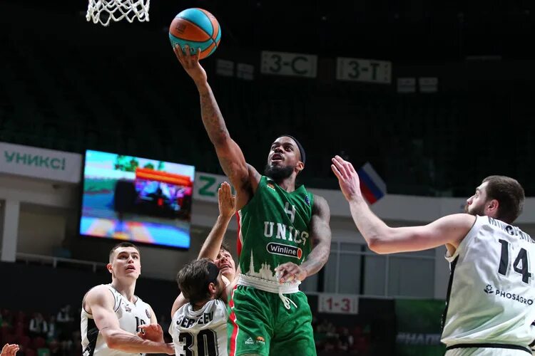 Автодор уникс прямая трансляция. Узинский баскетбол. Шарлотт даллас. Уникс казань игроки. Уникс автодор трансляция прямая.