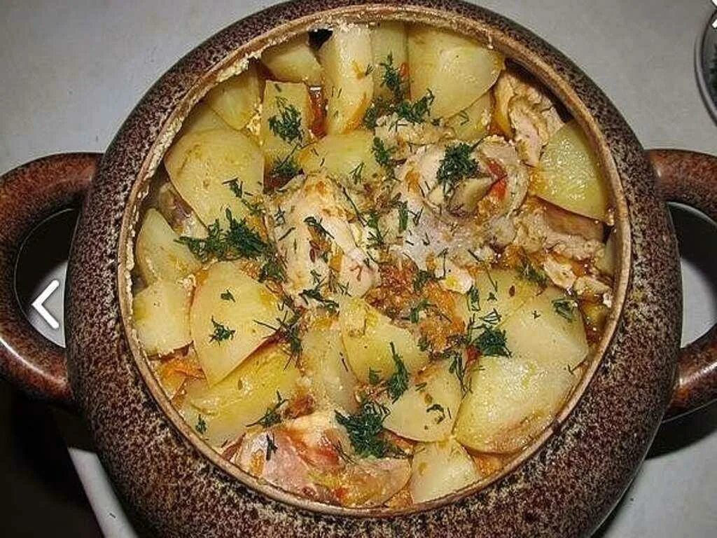 Грибы с картошкой тушеные в горшочке. Грибы с картошкой тушеные в горшочке