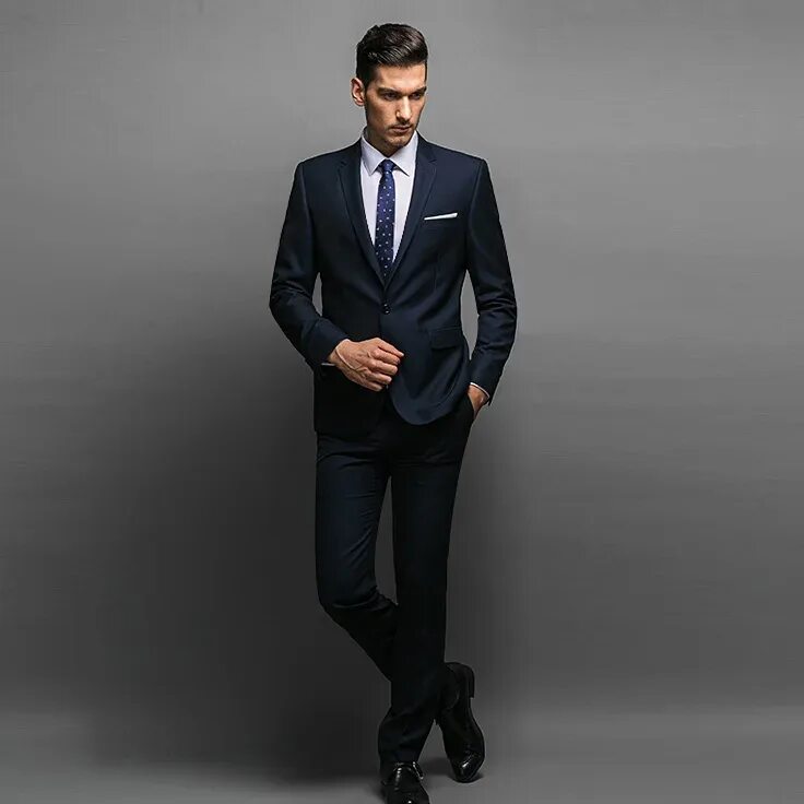 Fashion man. Кто делает костюмы. Ado костюмы мужские турция. Костюм мужской классический. Мужчина в деловом костюме.