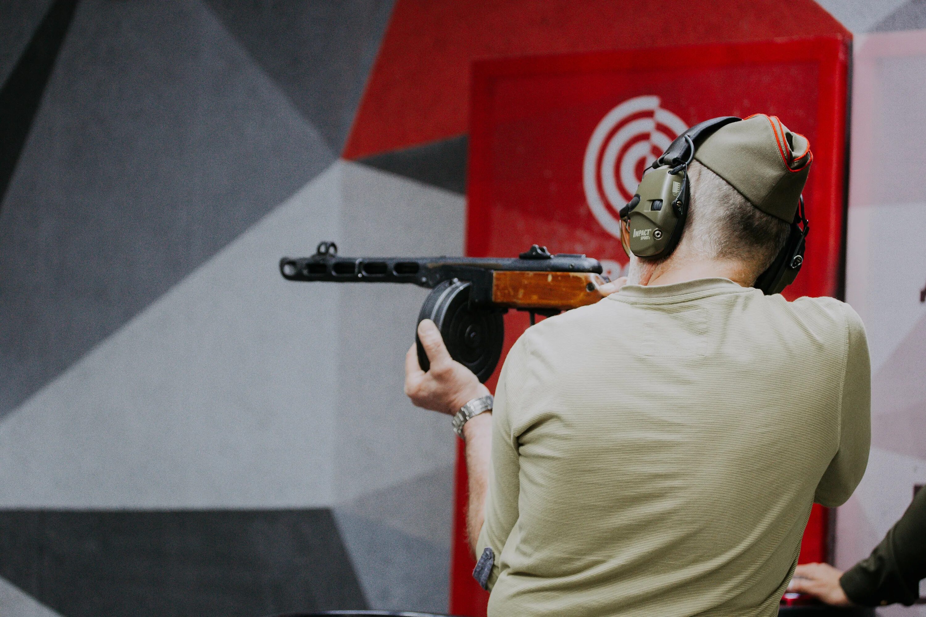 Спортивно-стрелковый клуб дубровник, симферополь. Стрелковый тир. Тир симферополь огнестрельный. Тир дубровник симферополь. Спортивно-стрелковый клуб «дубровник».