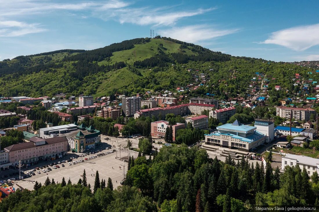 Индекс г горно алтайск. Горно Алтайск. Республика Алтай город Горно-Алтайск. Горно Алтайск центр города. Столица Алтая Горно Алтайск.