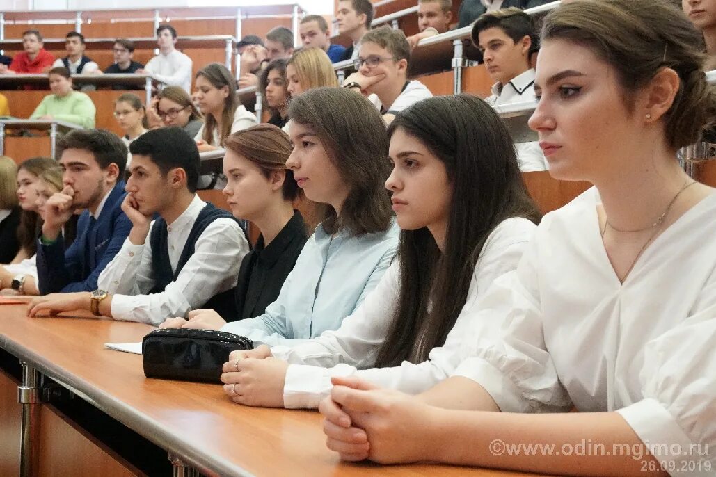 МГИМО колледж Одинцовский филиал. Студенты МГУ МГИМО. Директор колледжа МГИМО. Колледж в Москве после 9 класса бюджетные. Москва университеты после 9 класса