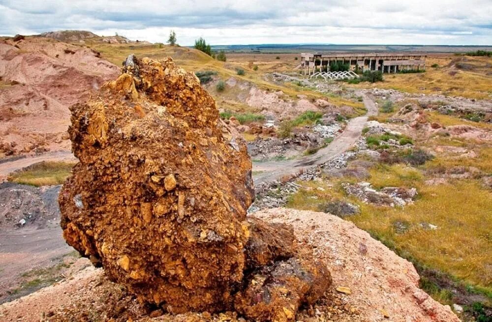 Кашпирское месторождение горючих сланцев. Кашпирское месторождение Самарской области. Сызрань Кашпирские горы. Кашпир рудник сланец. Где добывают горючие