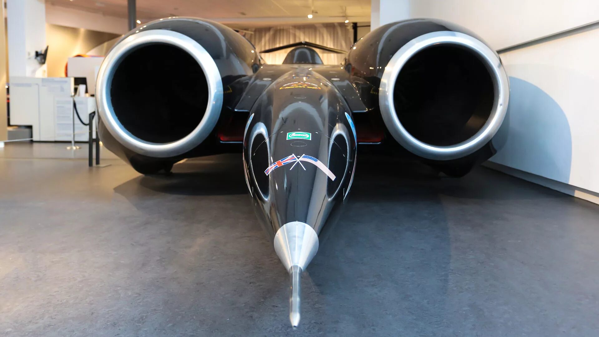 Thrust SSC машина. Thrust SSC 1997. Машина Thrust SSC скорость. Thrust SSC (1228 км/ч ).. Рекорд скорости самолета