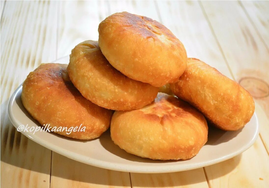 Вкусное тесто для беляшей дрожжевое. Тесто для жареных пирожков дрожжевое. Тесто дрожжевое для жареных пирожков очень вкусное. Тесто для жареных беляшей дрожжевое