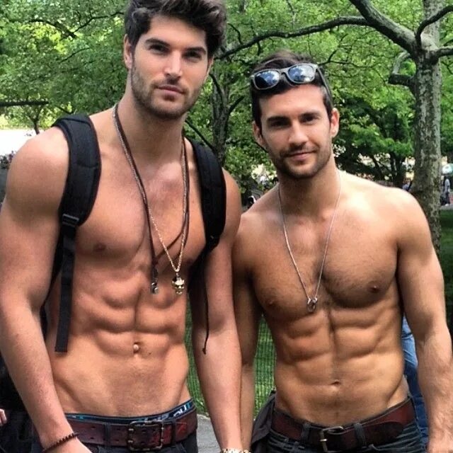 Мужчины имеют мужчин 18. Ник Бейтман. Ник Бейтман торс. Nick Bateman body.