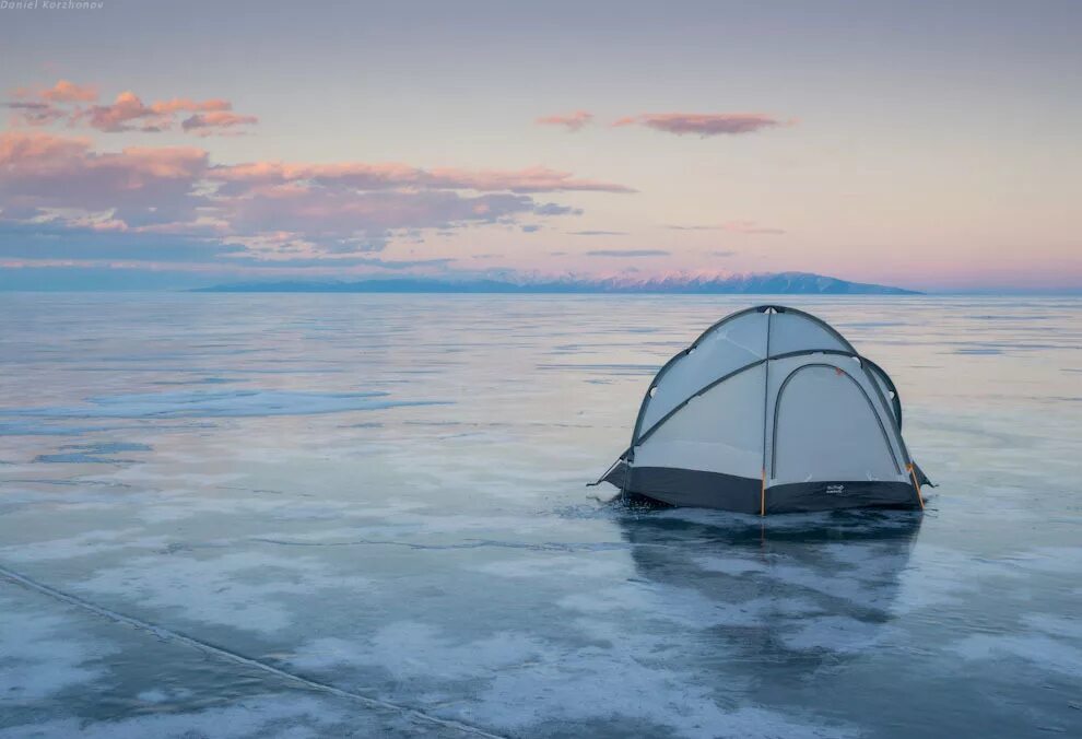 Палатка байкал. Палатка на Байкале. Шатры на Байкале. Палатка на Байкале зимой. Палатка на льду.