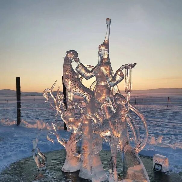 Фестиваль скульптур на байкале. Фестиваль ледяных скульптур на ольхоне 2022. Ольхон фестиваль ледяных скульптур 2023. Парк лукоморье савватеевка. Ледовый фестиваль на ольхоне 2022.
