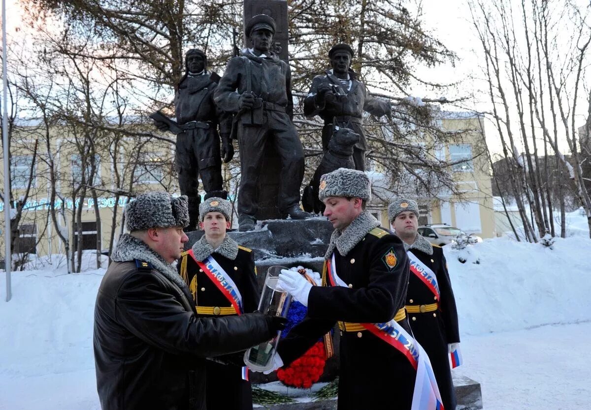 Генерала района два. Маслов пограничное управление Мурманск.