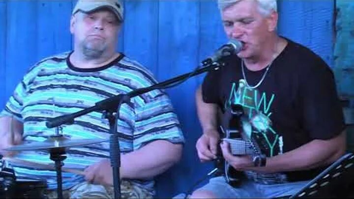 Текст песни белые снежинки. От крутого бережка. От крутого бережка синяя птица. Песня от крутого бережка. От крутого бережка синяя птица.