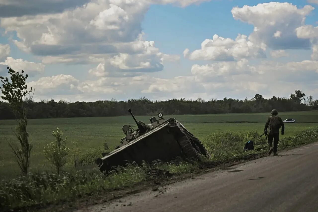 Последние новости войны между россией и украиной. Наступление на Украину. Российская бронетехника на Донбассе. Военная техника России на Украине.